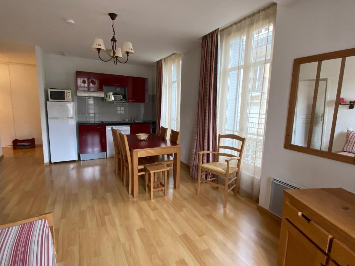 Bagnères de Luchon, Résidence Val de Jade, Beau T3 meublé, plein centre, pour 4 ou 6 personnes Esterno foto