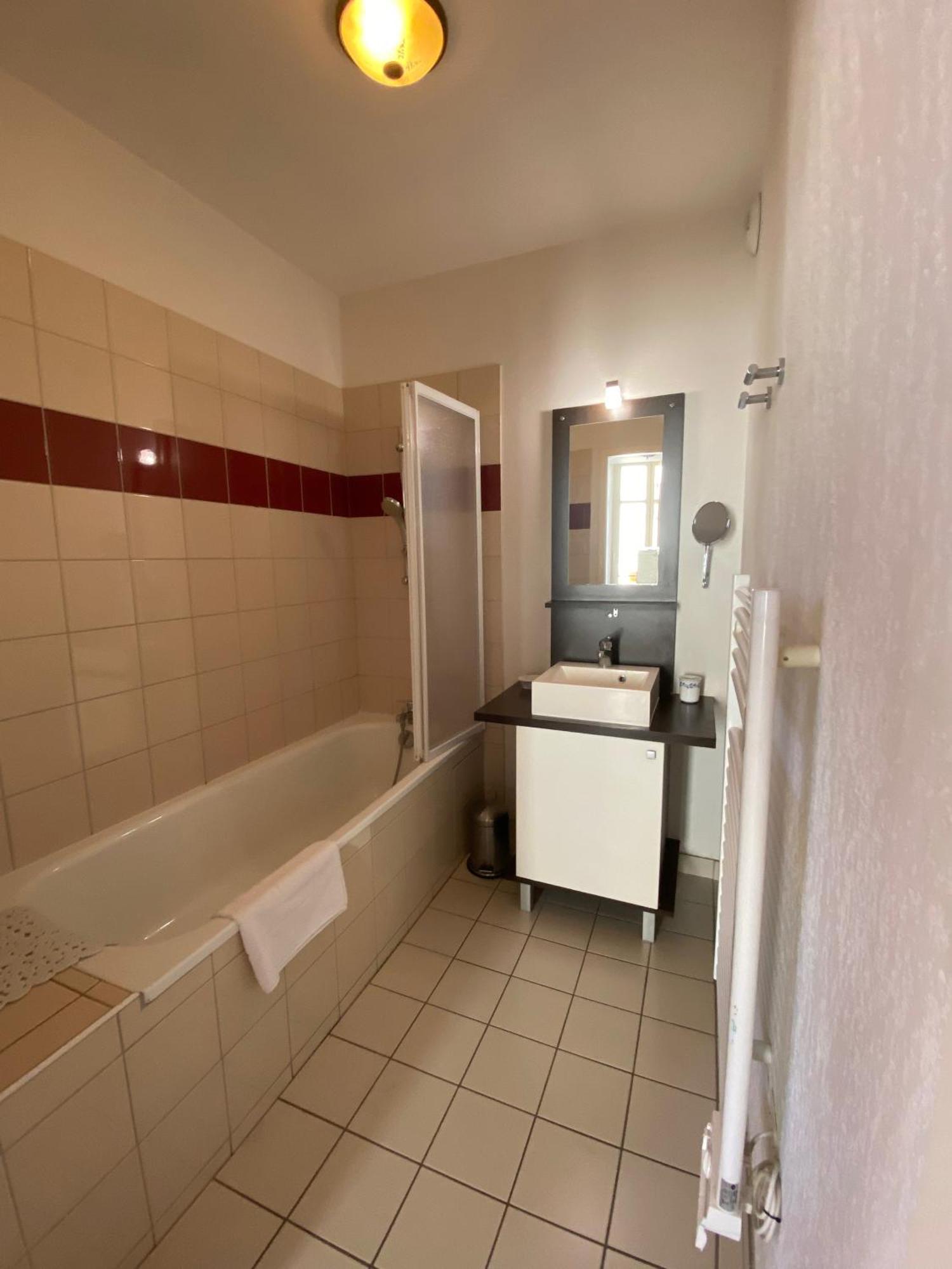 Bagnères de Luchon, Résidence Val de Jade, Beau T3 meublé, plein centre, pour 4 ou 6 personnes Esterno foto
